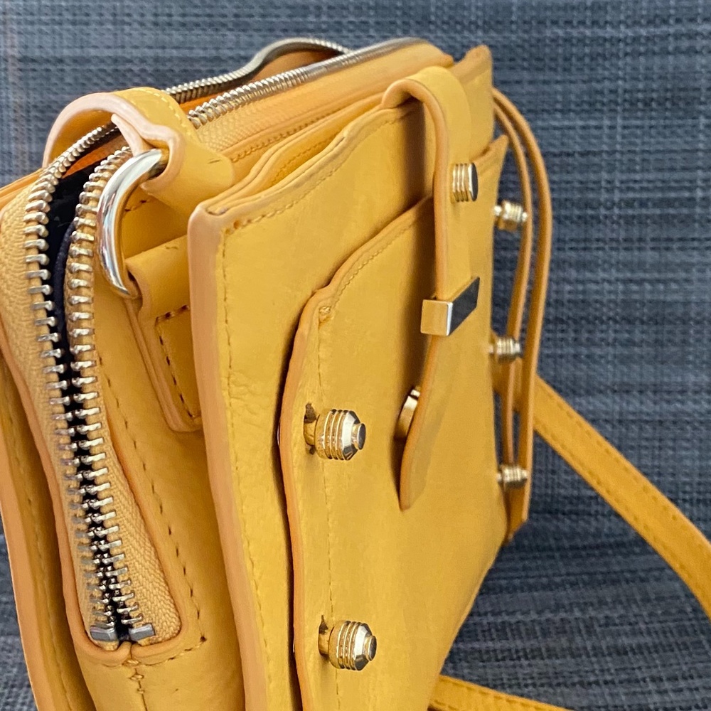✨Botkier New York Warren City  Leather Purse Yellow - Picture 5 of 12